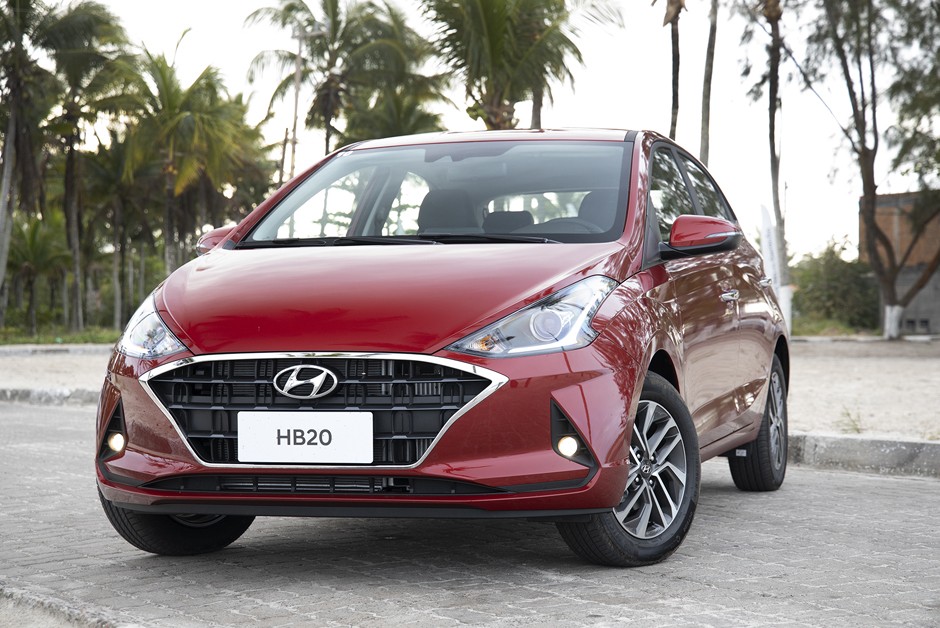 Comparativo JAC J2 x Hyundai Veloster