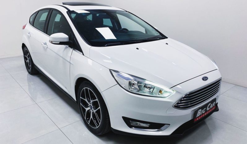 
								Ford Focus TITANIUM  2.0  Flex Aut. 2018 full									