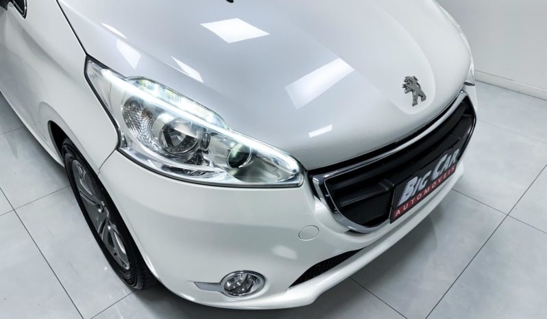 
								Peugeot 208 Griffe 1.6 Flex 16V Aut. 2015 full									