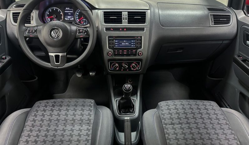 
								Volkswagen Fox Comfortline 1.6 Flex 8V 2015 full									