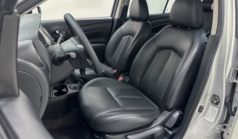 
								Nissan Versa UNIQUE 1.6 16V Flex Mec. 2016 full									