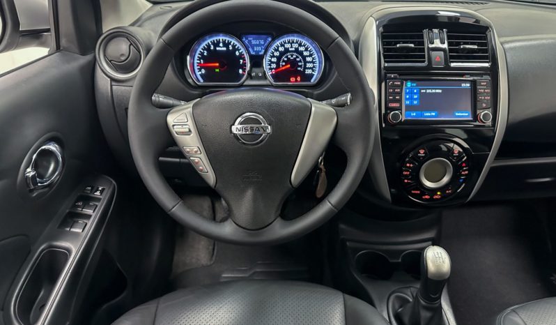 
								Nissan Versa UNIQUE 1.6 16V Flex Mec. 2016 full									
