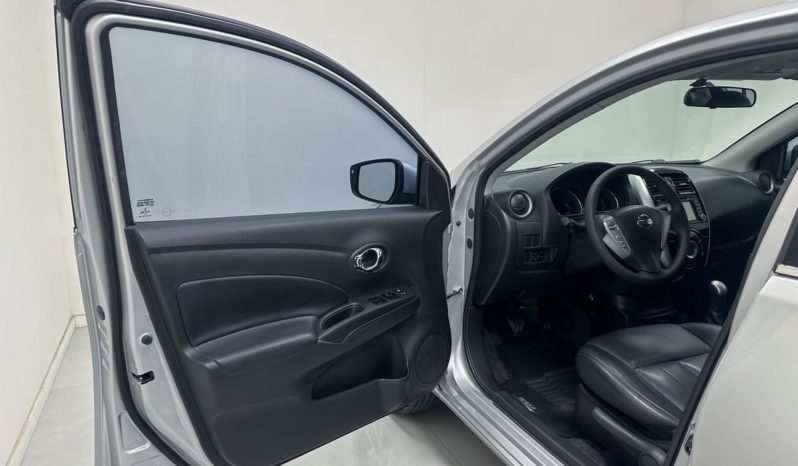 
								Nissan Versa UNIQUE 1.6 16V Flex Mec. 2016 full									
