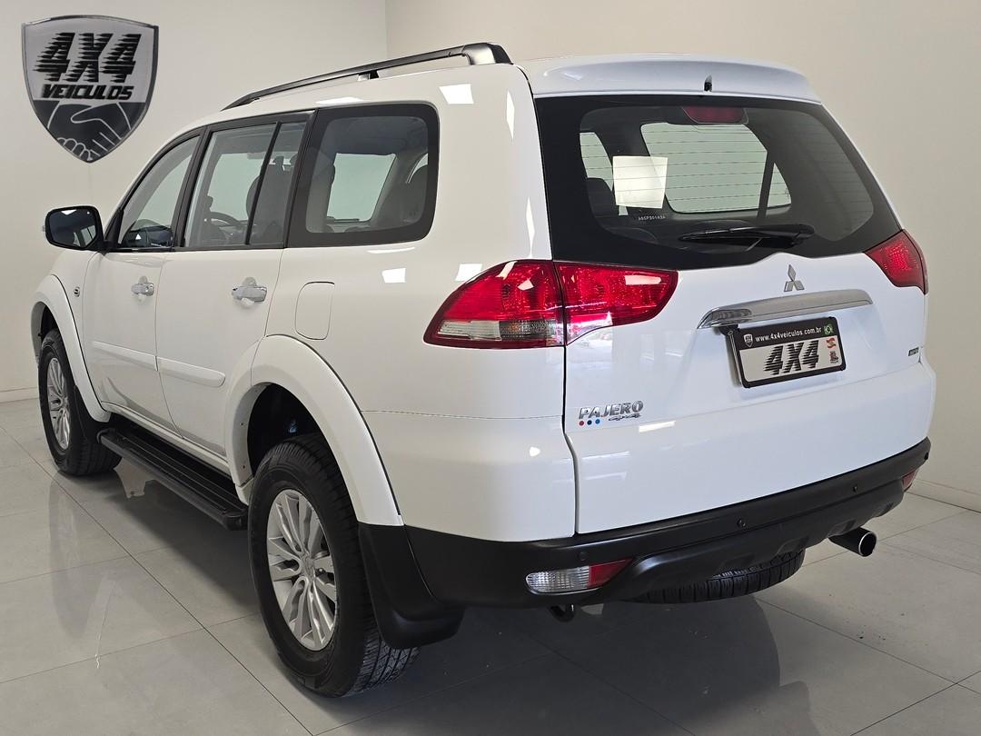Mitsubishi Pajero HPE 3.2 4×4 T.I. Dies. 7p Aut. 2016