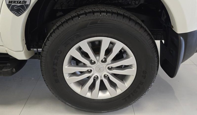 
								Mitsubishi Pajero HPE 3.2 4×4 T.I. Dies. 7p Aut. 2016 full									