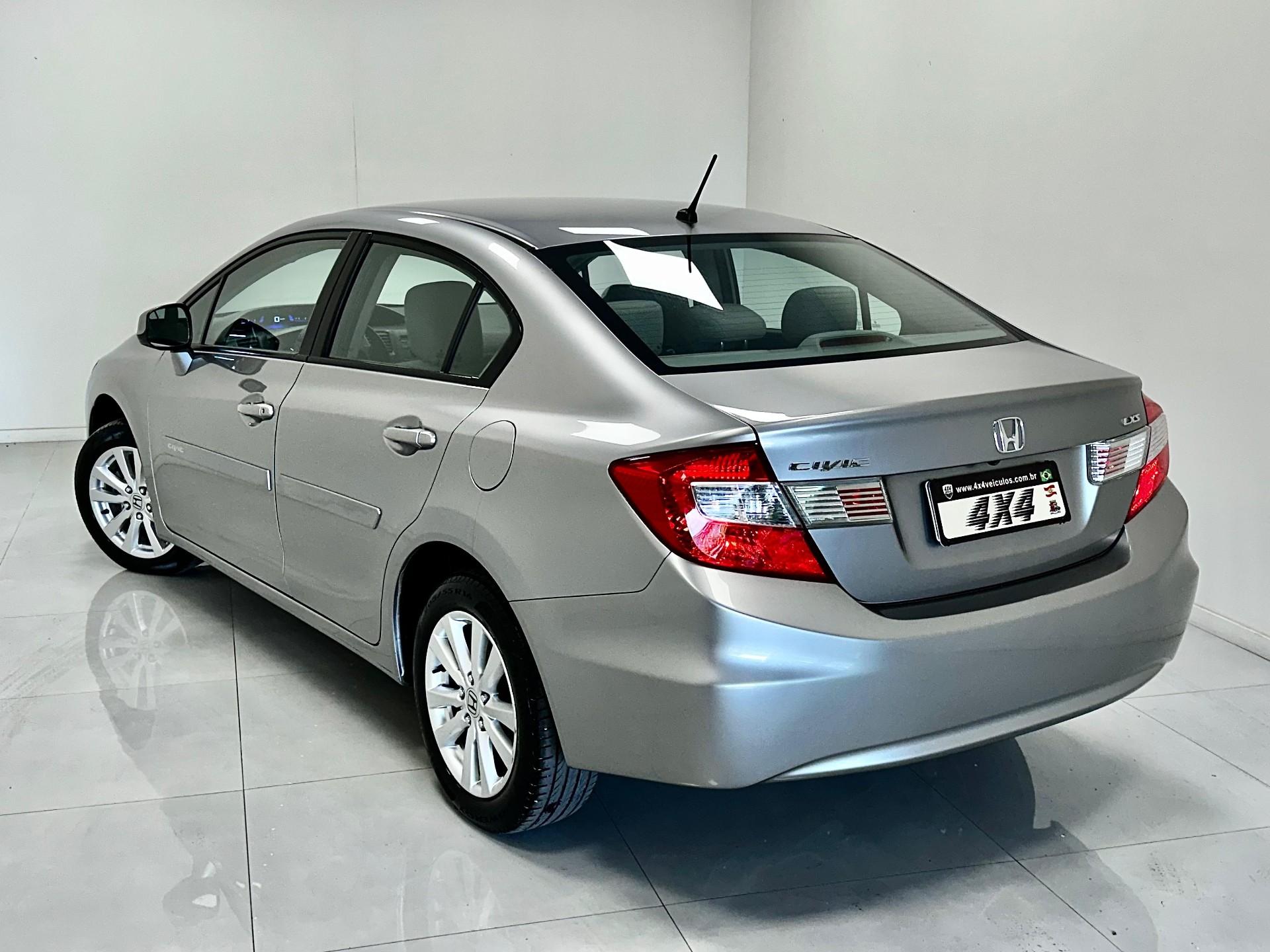 Honda Civic Sedan LXS 1.8/1.8 Flex 16V Mec. 4p 2014