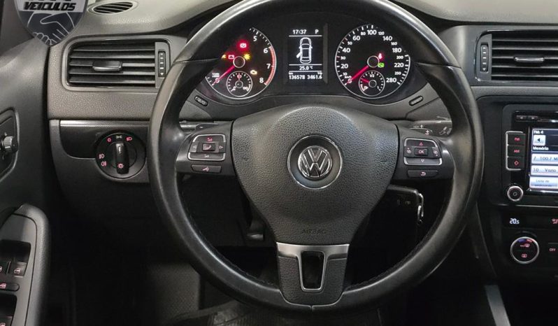 
								Volkswagen Jetta Comfortline 2.0 Automático 2014 full									