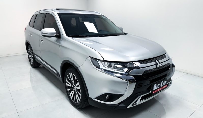 
								Mitsubishi Outlander HPE 2.0 16V 5p Aut. 2020 full									
