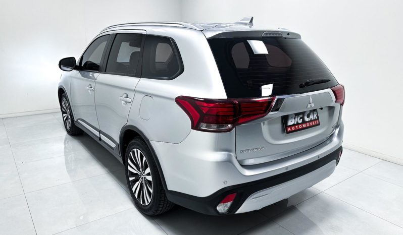 
								Mitsubishi Outlander HPE 2.0 16V 5p Aut. 2020 full									