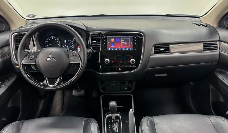 
								Mitsubishi Outlander HPE 2.0 16V 5p Aut. 2020 full									