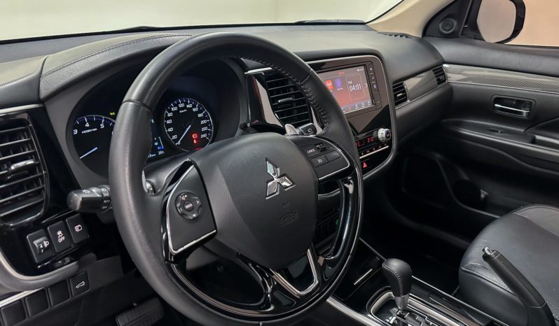 
								Mitsubishi Outlander HPE 2.0 16V 5p Aut. 2020 full									