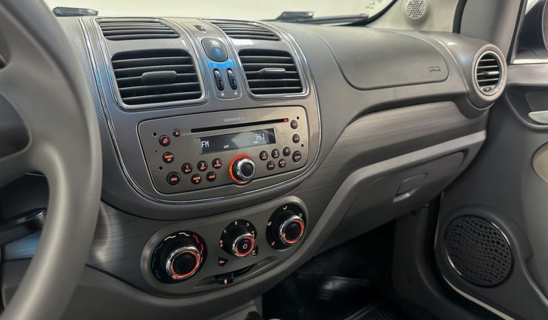 
								Fiat Grand Siena ESSENCE Dualogic 1.6 Flex 16V 2015 full									