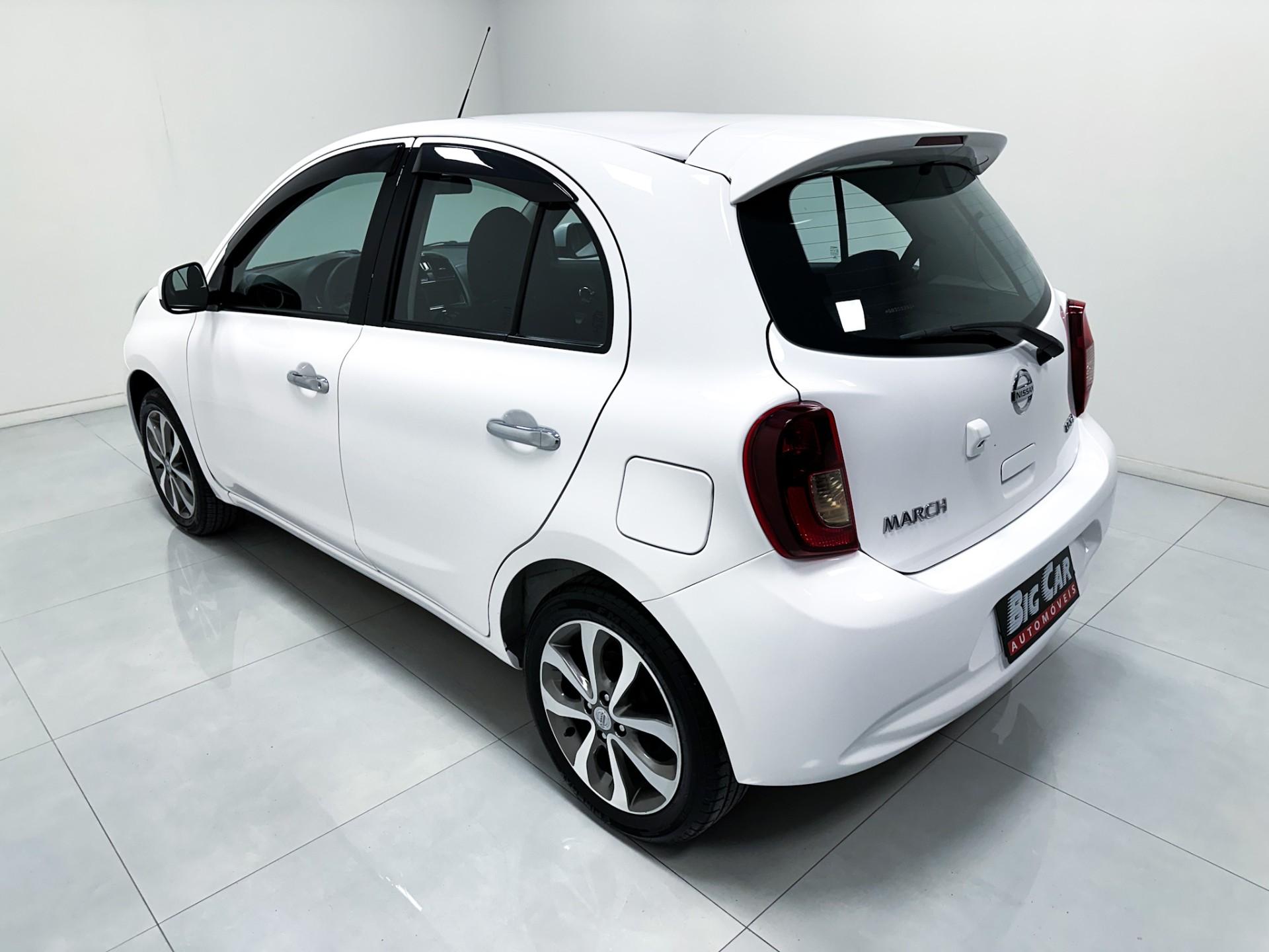 Nissan March SL 1.6 16V Flex 2016