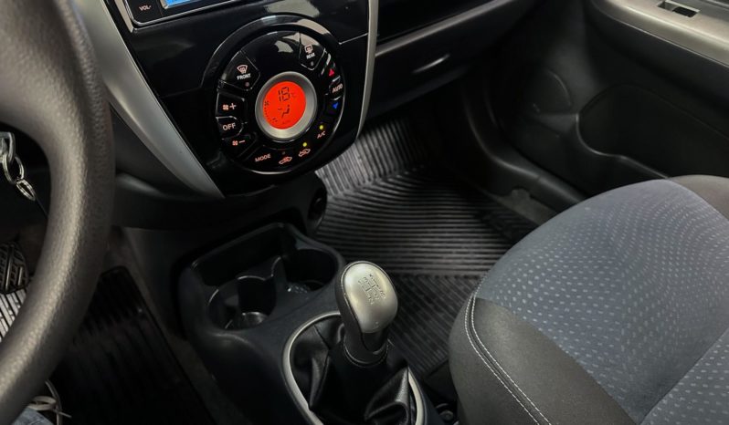 
								Nissan March SL 1.6 16V Flex 2016 full									