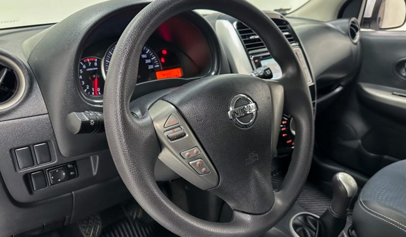 
								Nissan March SL 1.6 16V Flex 2016 full									