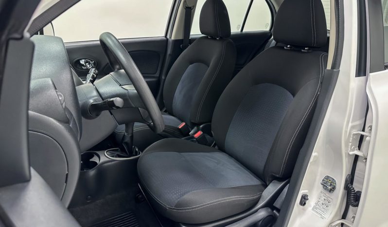 
								Nissan March SL 1.6 16V Flex 2016 full									