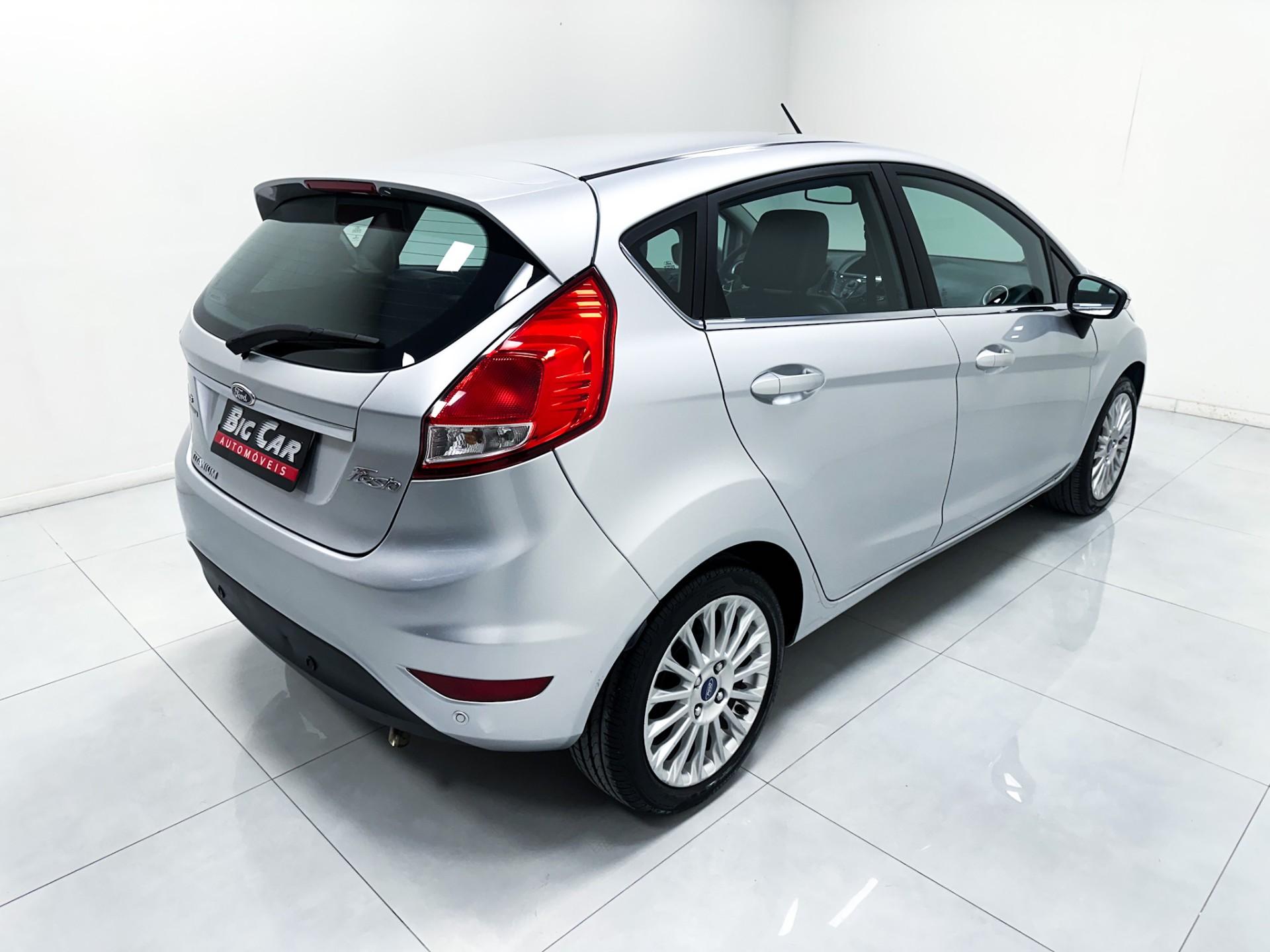 Ford Fiesta TITANIUM 1.6 16V Flex Aut. 2015