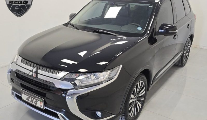 
								Mitsubishi Outlander HPE 2.0 16V 5p Aut. 2019 full									