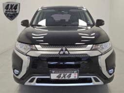 
										Mitsubishi Outlander HPE 2.0 16V 5p Aut. 2019 full									
