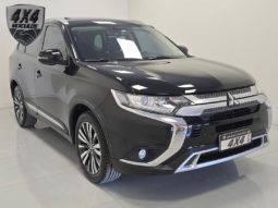 
										Mitsubishi Outlander HPE 2.0 16V 5p Aut. 2019 full									