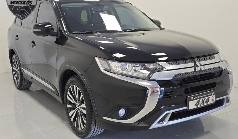 
								Mitsubishi Outlander HPE 2.0 16V 5p Aut. 2019 full									