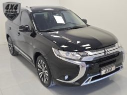 
										Mitsubishi Outlander HPE 2.0 16V 5p Aut. 2019 full									