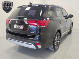 
										Mitsubishi Outlander HPE 2.0 16V 5p Aut. 2019 full									