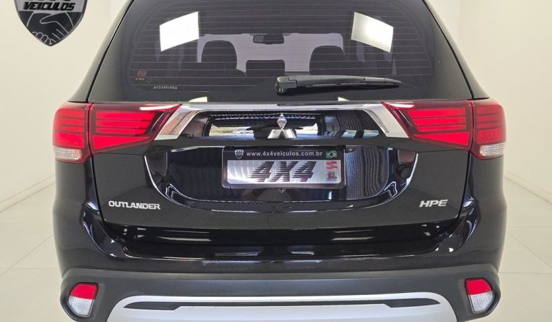 
								Mitsubishi Outlander HPE 2.0 16V 5p Aut. 2019 full									