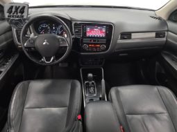 
										Mitsubishi Outlander HPE 2.0 16V 5p Aut. 2019 full									