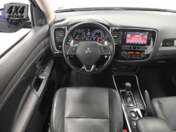 
										Mitsubishi Outlander HPE 2.0 16V 5p Aut. 2019 full									