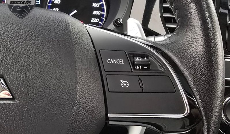 
								Mitsubishi Outlander HPE 2.0 16V 5p Aut. 2019 full									
