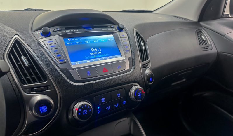 
								Hyundai ix35 GL 2.0 16V 2WD Flex Aut. 2018 full									