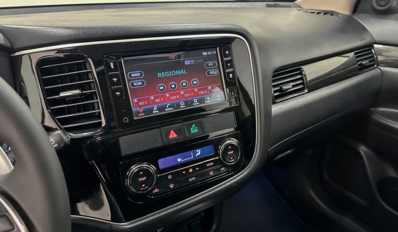 
								Mitsubishi Outlander COMFORT 2.0 16V Aut. 2018 full									