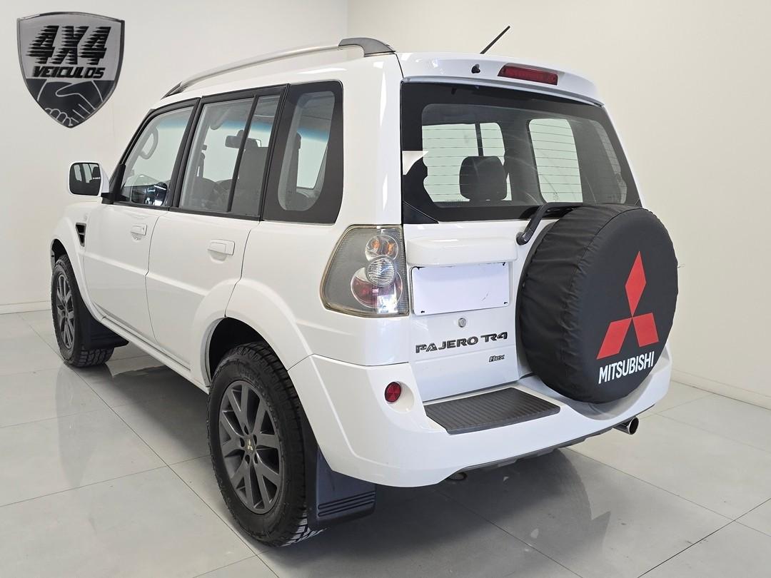 Mitsubishi Pajero TR4 2.0 Flex 16V 4X2 Aut. 2014
