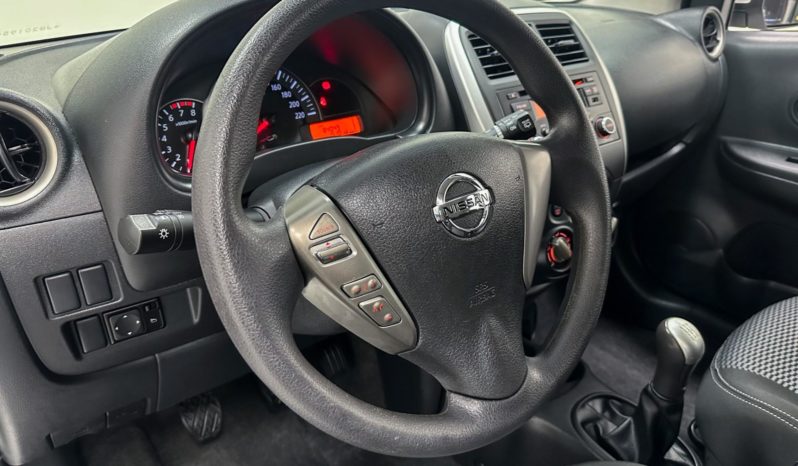 
								Nissan March SV 1.6 16V FlexStart  Mec. 2018 full									