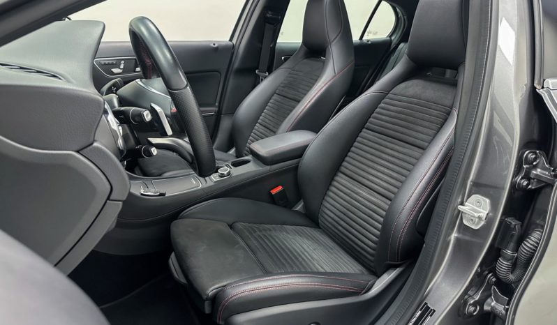 
								Mercedes-Benz Gla 250 GLA 250 Sport 2.0 TB 16V 4×2  211cv Aut. 2018 full									