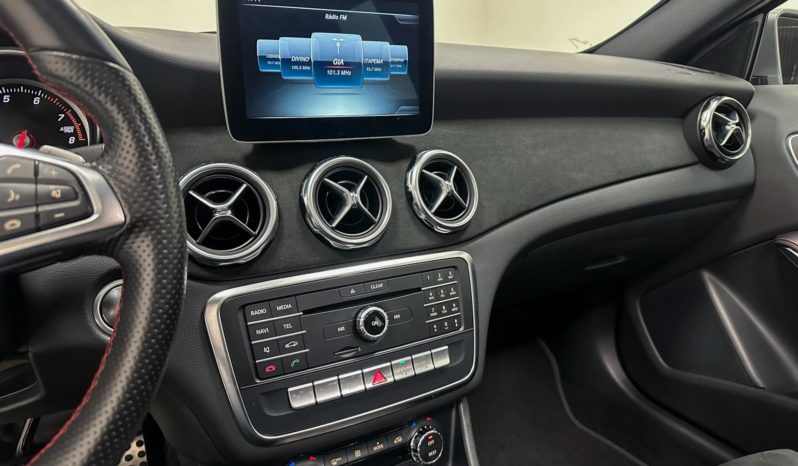 
								Mercedes-Benz Gla 250 GLA 250 Sport 2.0 TB 16V 4×2  211cv Aut. 2018 full									