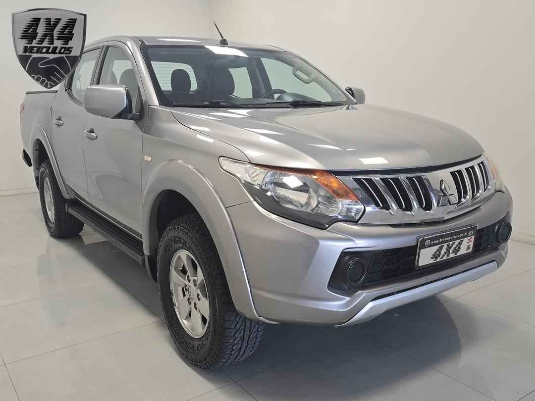 Mitsubishi L200 Triton Sport GLS 2.4 CD Diesel Mec. 2018