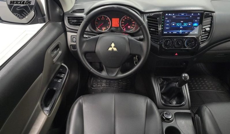 
								Mitsubishi L200 Triton Sport GLS 2.4 CD Diesel Mec. 2018 full									