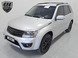 
										Suzuki Grand Vitara 2.0  impecavel 2013 full									