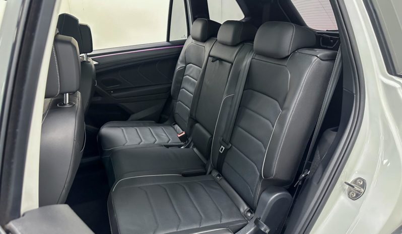 
								Volkswagen Tiguan Allspace R-Line 300 TSI 2.0 2025 full									