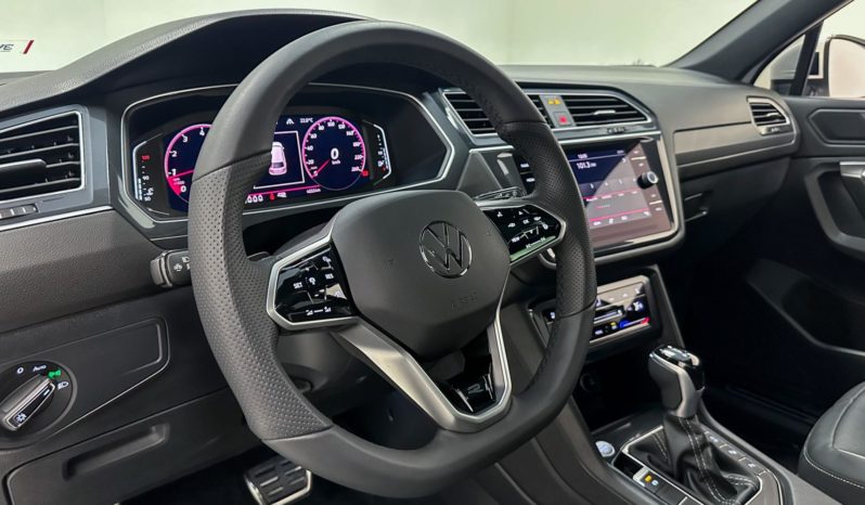 
								Volkswagen Tiguan Allspace R-Line 300 TSI 2.0 2025 full									