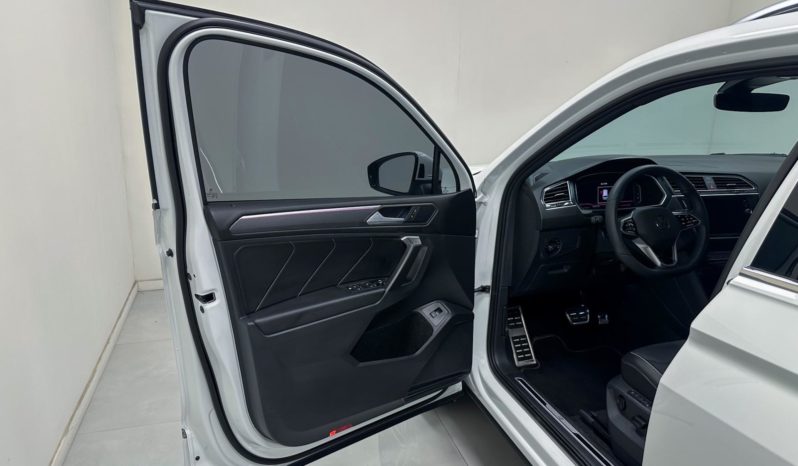 
								Volkswagen Tiguan Allspace R-Line 300 TSI 2.0 2025 full									