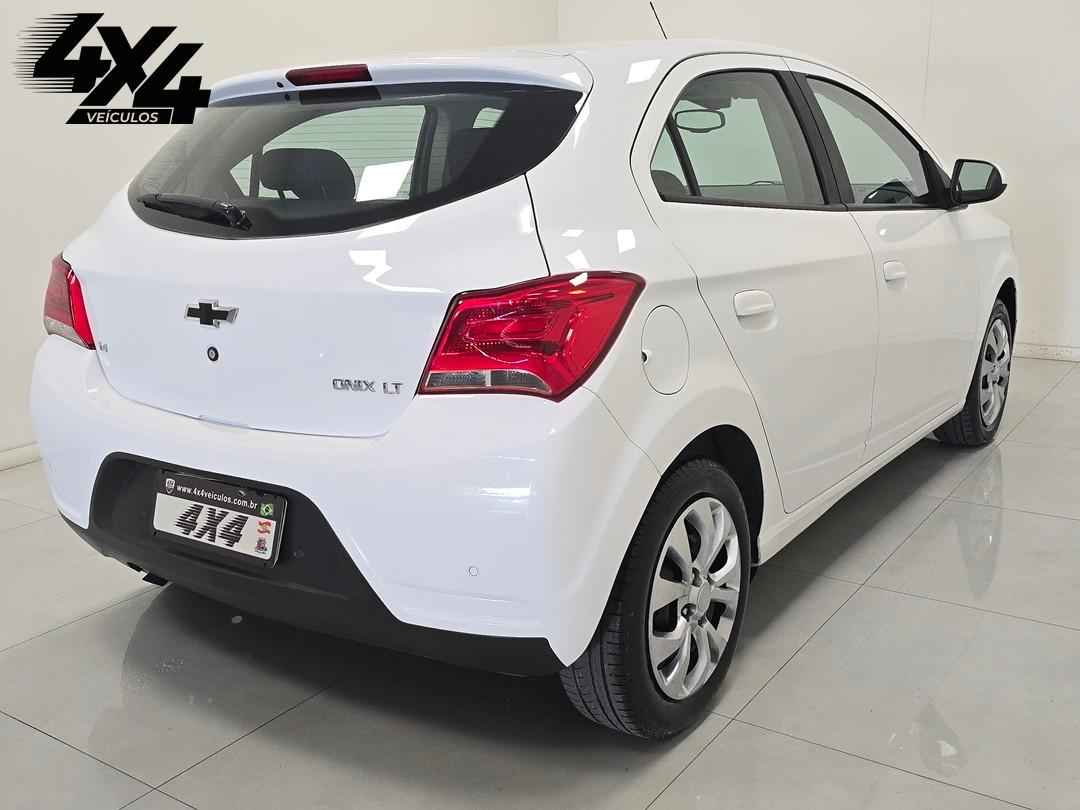Chevrolet Onix HATCH LT 1.4 8V FlexPower 5p Aut. 2017