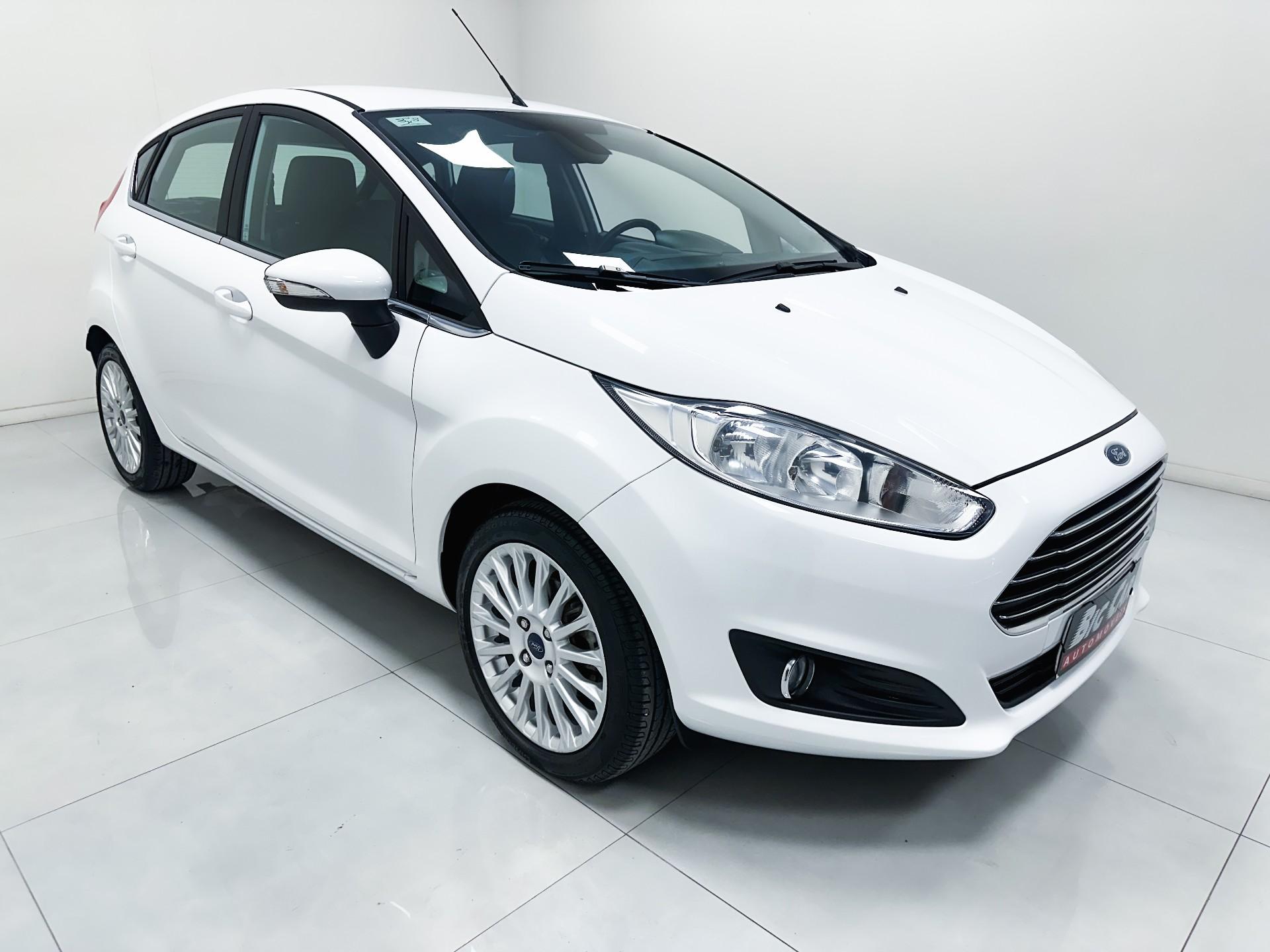 Ford Fiesta TITANIUM 1.6 16V Flex Aut. 2015