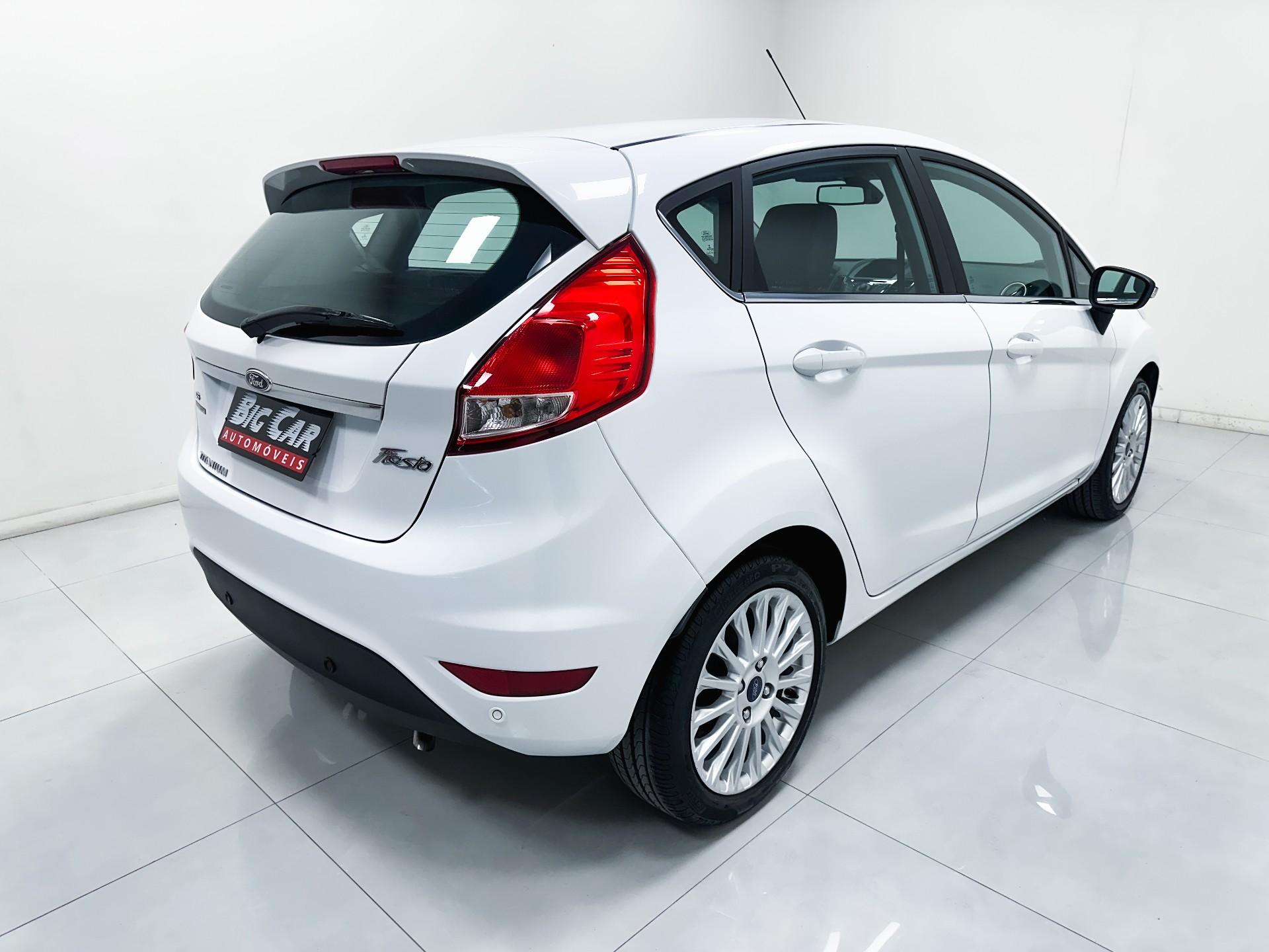 Ford Fiesta TITANIUM 1.6 16V Flex Aut. 2015