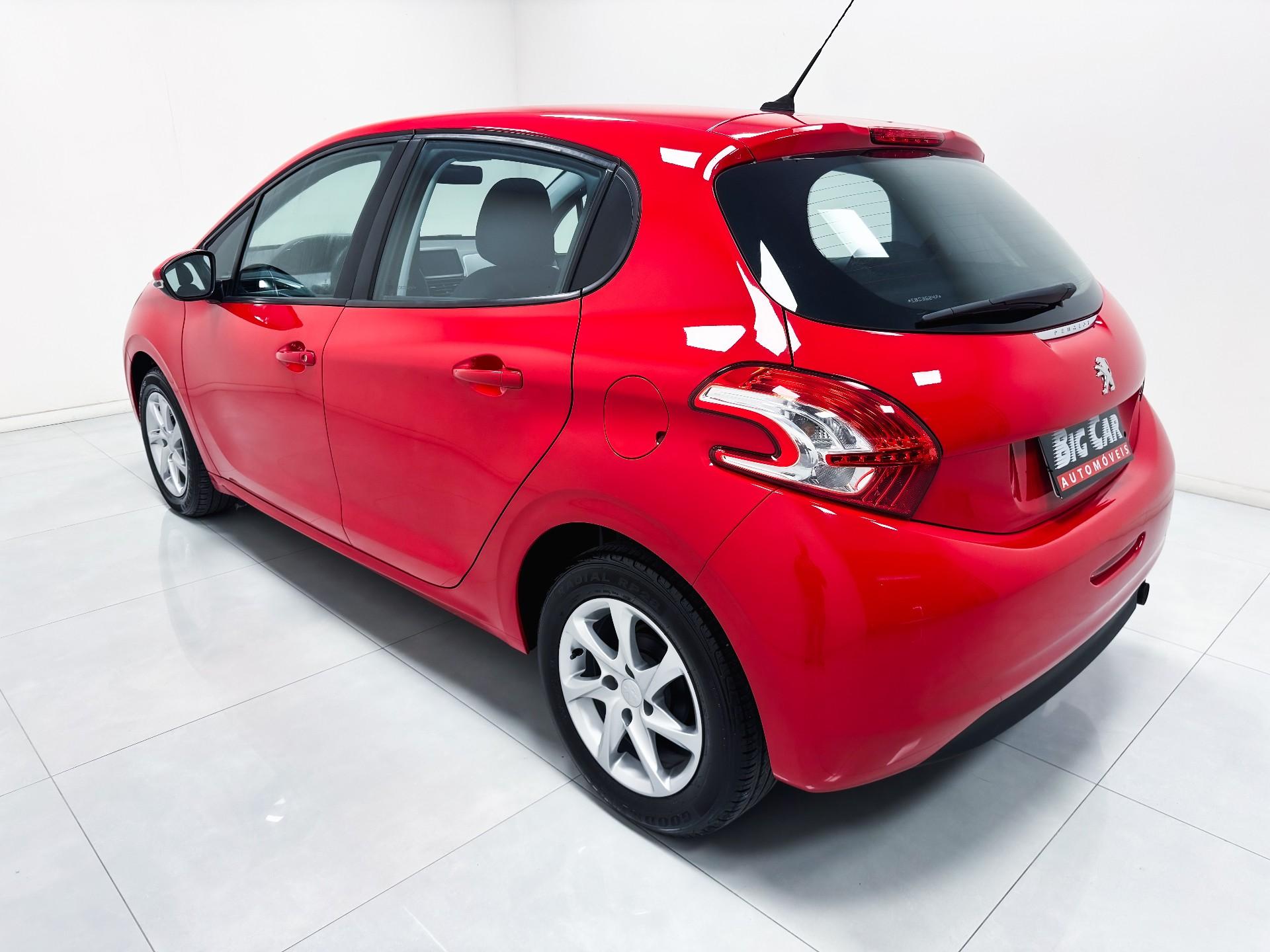 Peugeot 208 Active 1.5 Flex 8V 2014